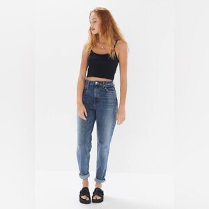 BDG URBAN OUTFITTERS MOM JEANS SIZE 29